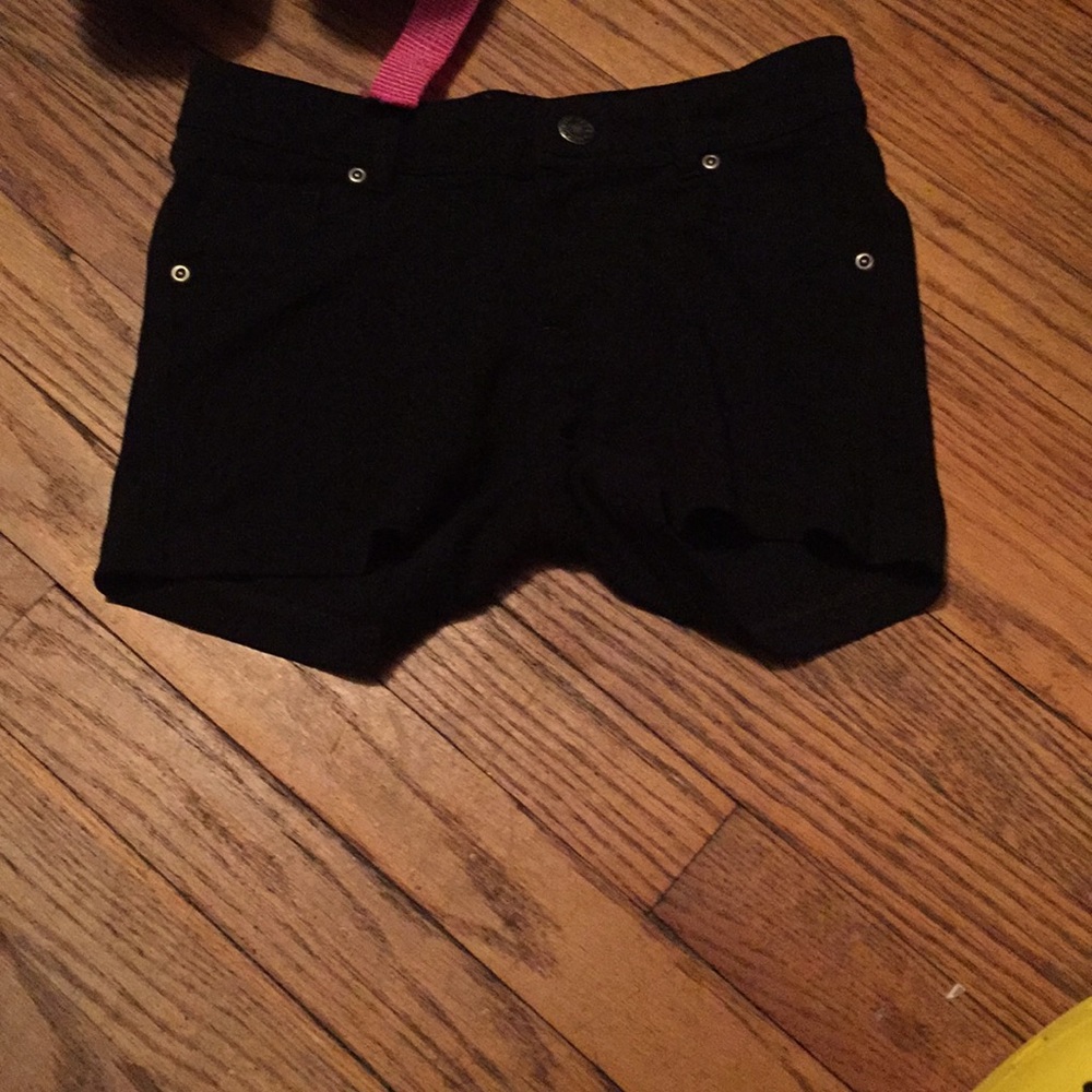 Shorts - Picture 2 of 3